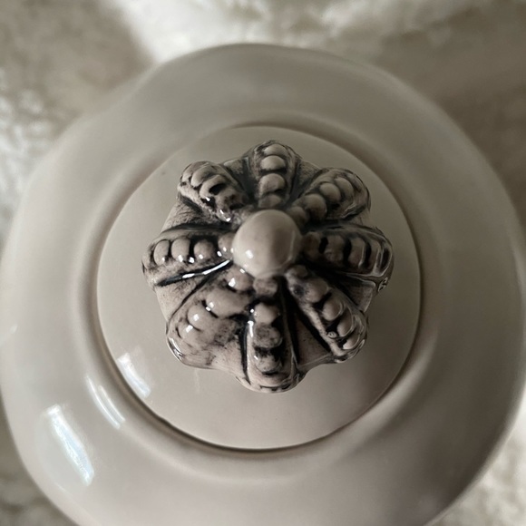 🌸SOLD🌸RAE DUNN 2014 Crown Teapot Extremely RARE - Picture 3 of 16